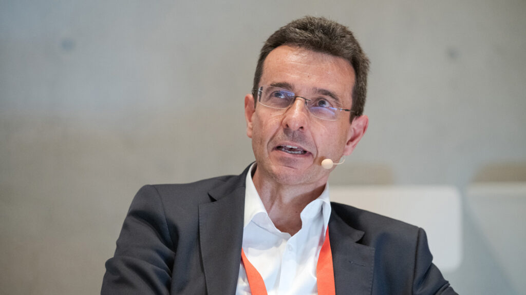 “Banks should play a critical role in guaranteeing liquidity in the blockchain environment” “Banks should play a critical role in guaranteeing liquidity in the blockchain environment”