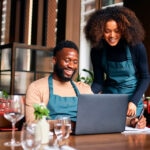 ¿Cómo emprender un negocio de comida paso a paso?