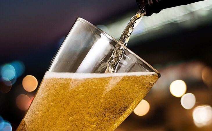 Cerveza con cebada y pan duro para reducir el desperdicio alimentario Cerveza con cebada y pan duro para reducir el desperdicio alimentario