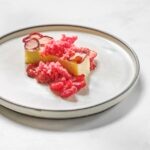 La receta del postre de Jordi Roca: Bizcocho de queso de cabra, fresas y granizado de frambuesas La receta del postre de Jordi Roca: Bizcocho de queso de cabra, fresas y granizado de frambuesas