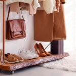 Cómo conseguir un armario minimalista con enfoque sostenible