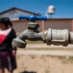 Qué es la pobreza material y cómo se mide