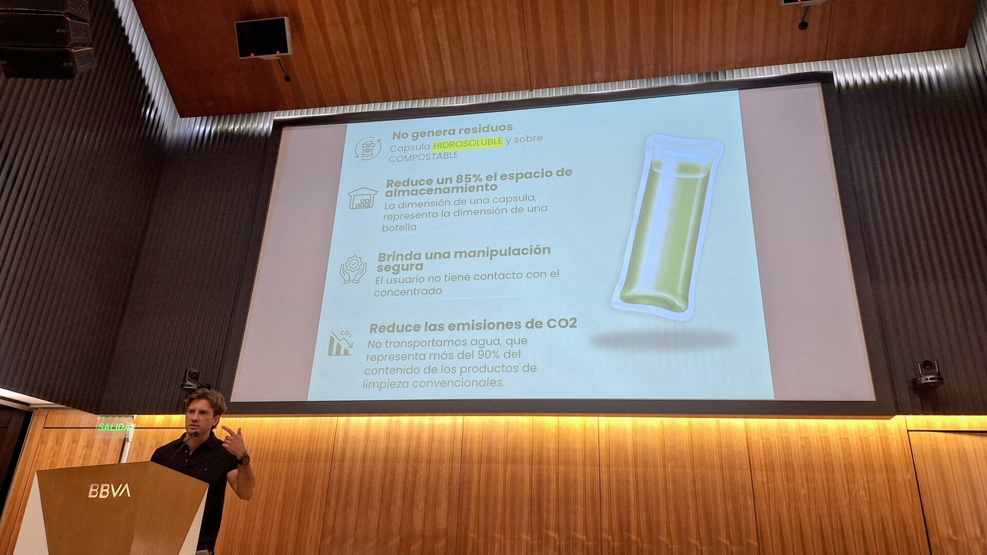 Dylan Cordioli, ingeniero industrial de la UTN, invitado especial de Fundación Reciduca y BBVA, comparte su proyecto BioCaps