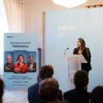 BBVA lleva ‘Aprendemos juntos’ a Salamanca junto a Jon Sistiaga, Arun Mansukhani y Elisabet Benavent