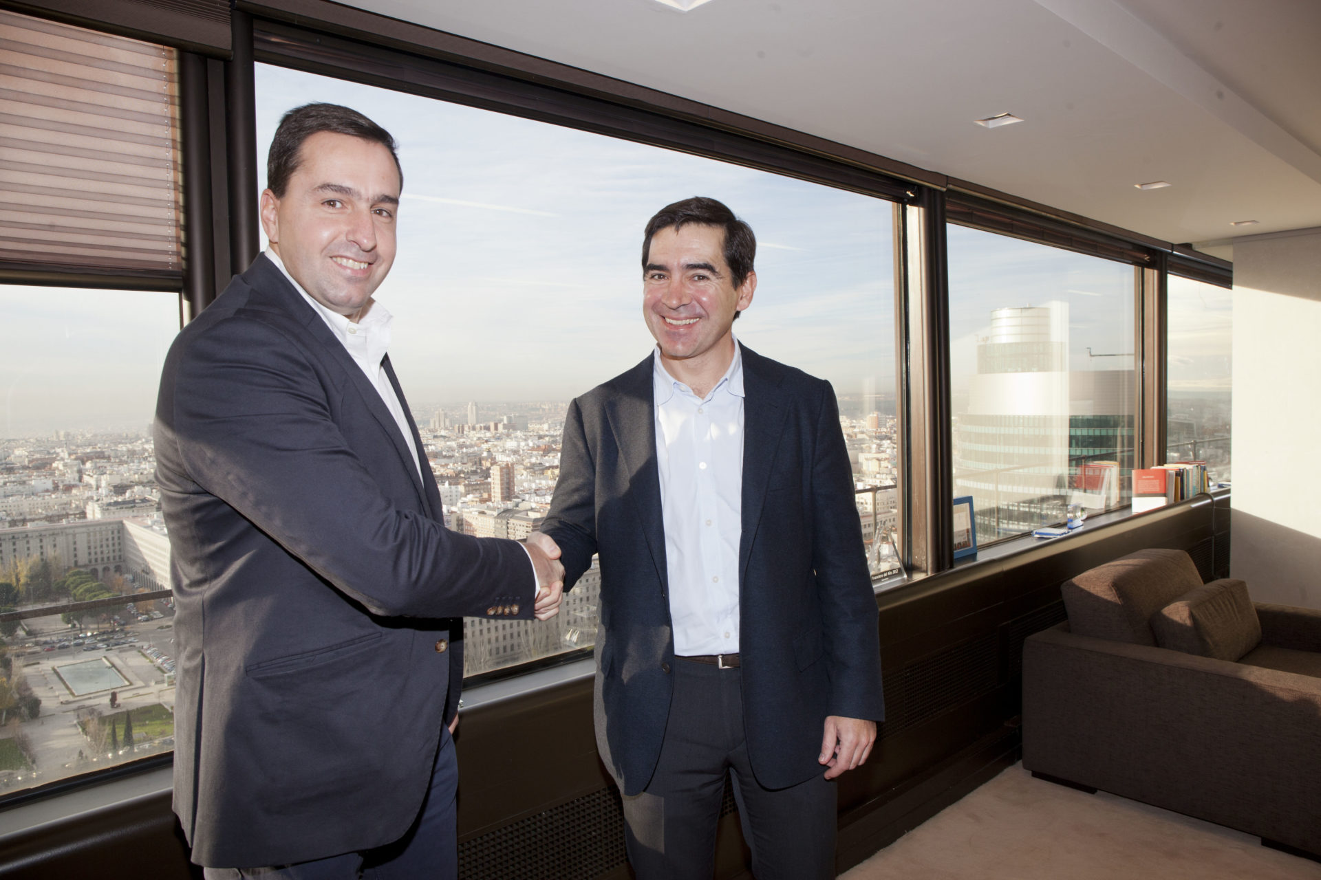 Fotografía de Juan Jose Divasson Gonzalez, CEO de Madiva y Carlos Torres