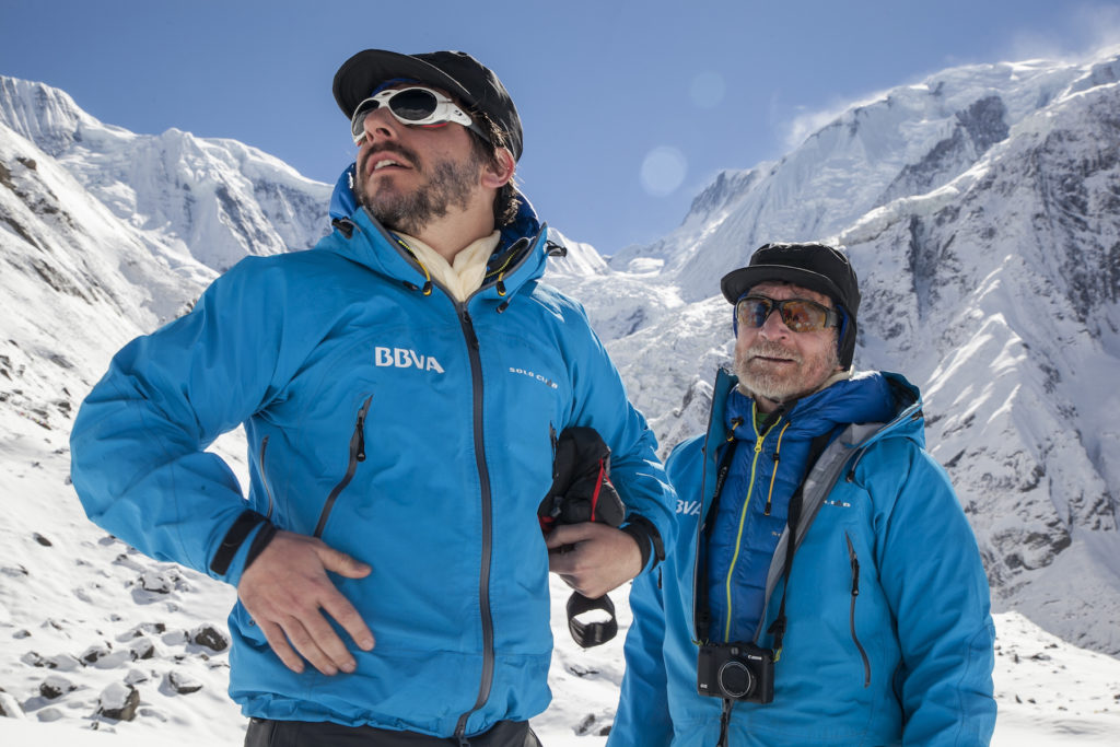 Fotografía de CS y Jordi Roca recién llegados al CB del Annapurna Carlso Soria Fotografía de Carlso Soria y Jordi Roca recién llegados al CB del Annapurna