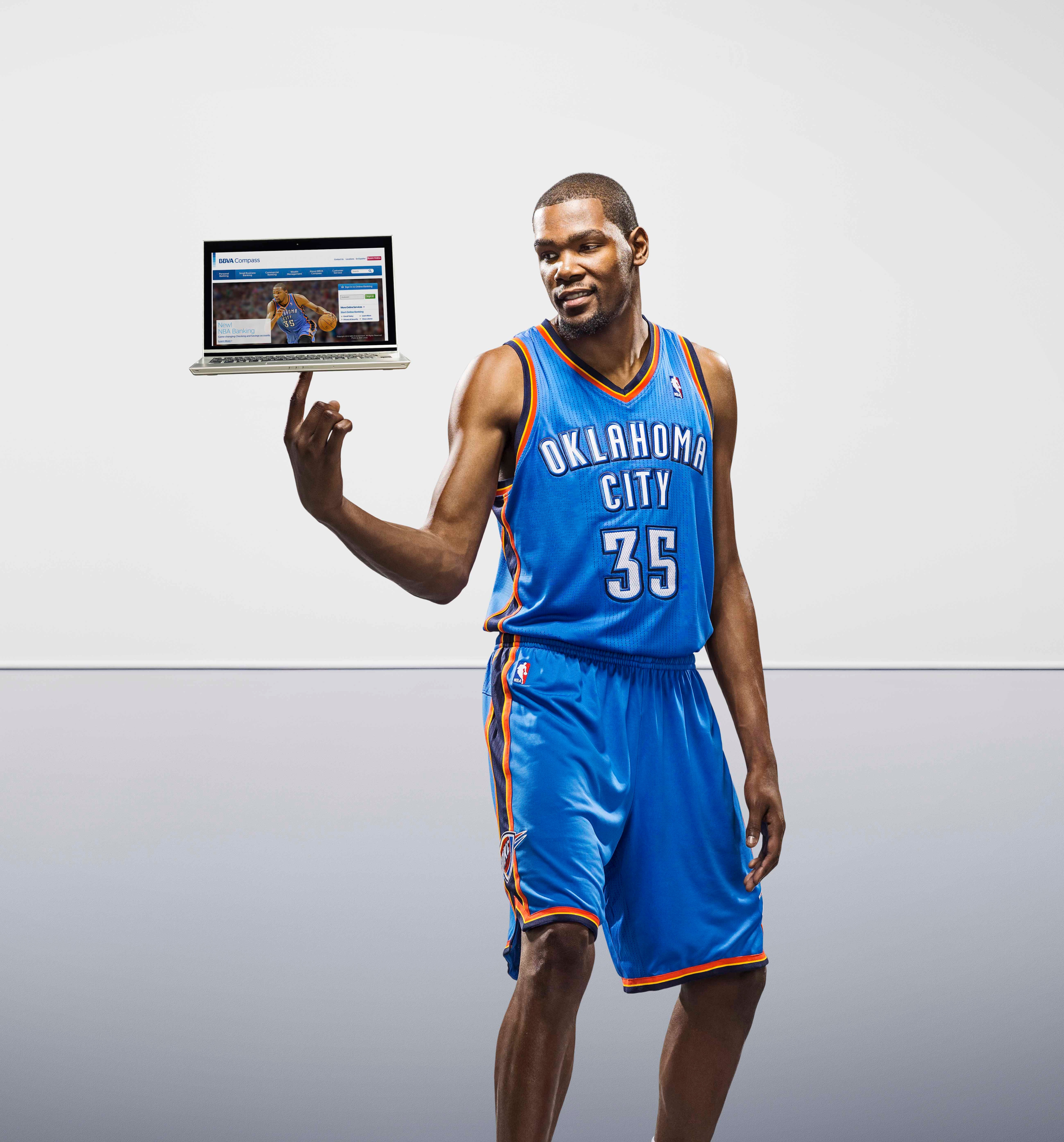 Kevin Durant en el anuncio de BBVA donde estés Fotografía de Kevin Durant en el anuncio de BBVA donde estés