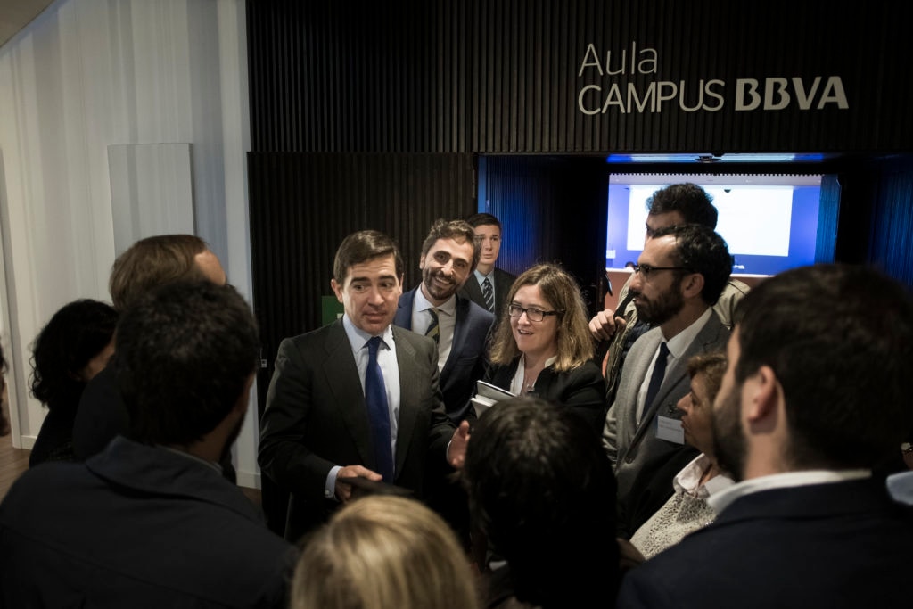 Carlos Torres Vila, BBVA's CEO, and Ignacio Jiménez Soler, Communications Strategy, at Aula CAMPUS BBVA in the presentation of 3Q15 Results Picture Carlos Torres Vila, BBVA's CEO, and Ignacio Jiménez Soler, Communications Strategy, at Aula CAMPUS BBVA in the presentation of 3Q15 Results