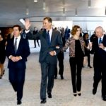 Picture of the King and Queen of Spain with Francisco González and Carlos Torres Vila during their visit to Ciudad BBVA