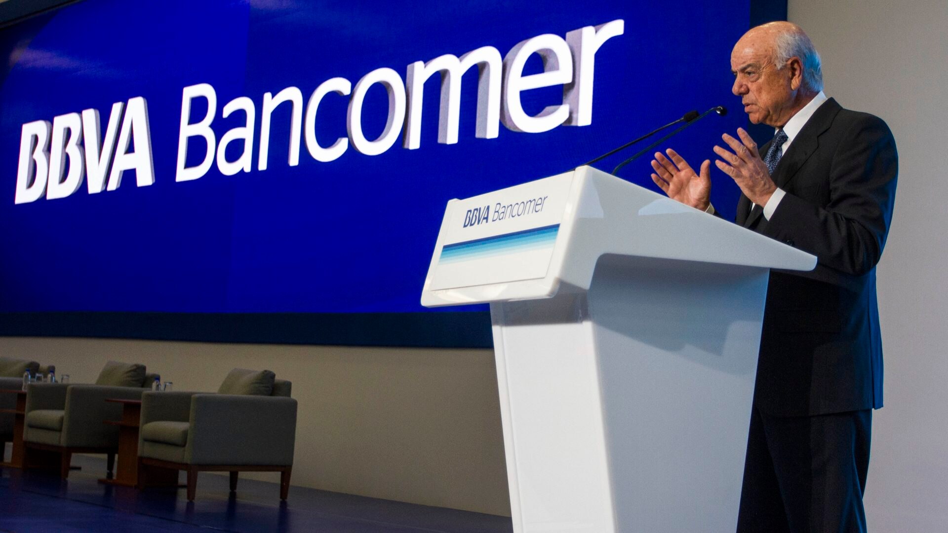 Picture of Francisco Gonzalez at Director Meeting BBVA Bancomer