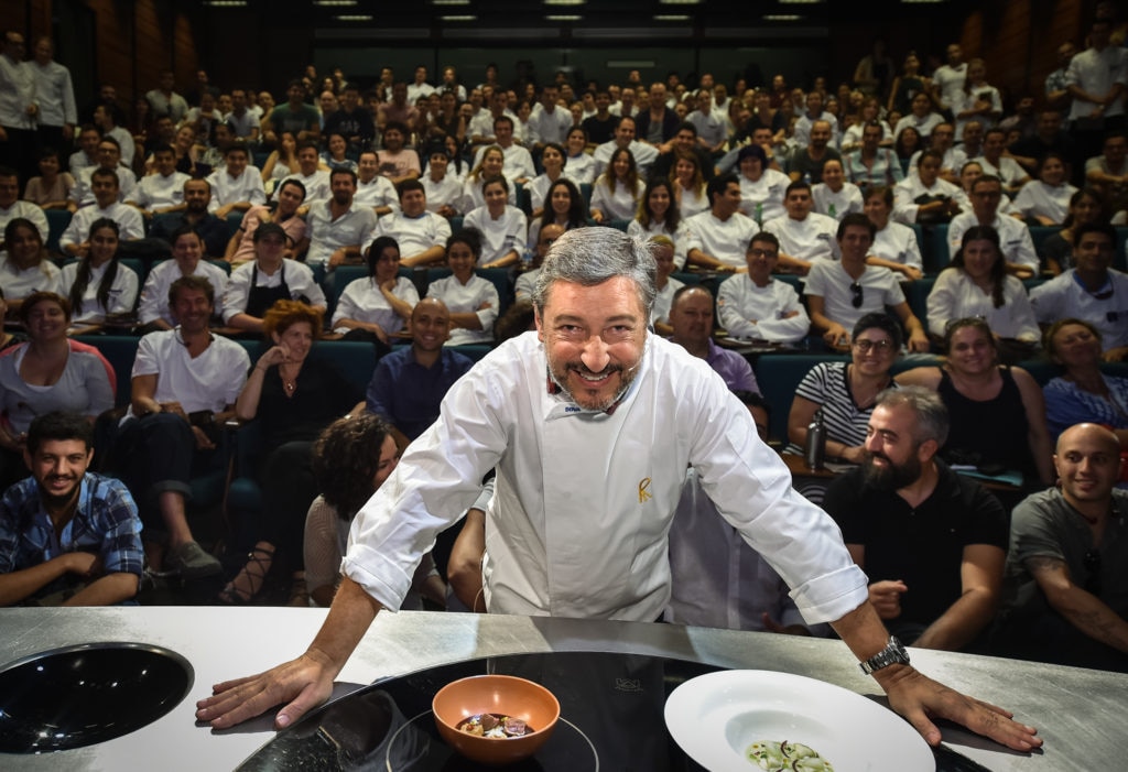 Picture of the masterclass by Joan Roca at a culinary school in Istanbul Turkey - BBVA
