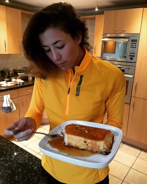 Garbiñe Muguruza prepara un flan Garbiñe Muguruza prepara un flan