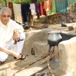 Veerabhadran Ramanathan, Premio Fundacion BBVA Fronteras del Conocimiento, junto a una cocina tradicional india