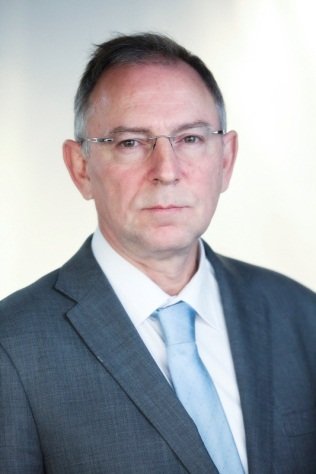 Santiago Fernández de Lis Santiago Fernández de Lis