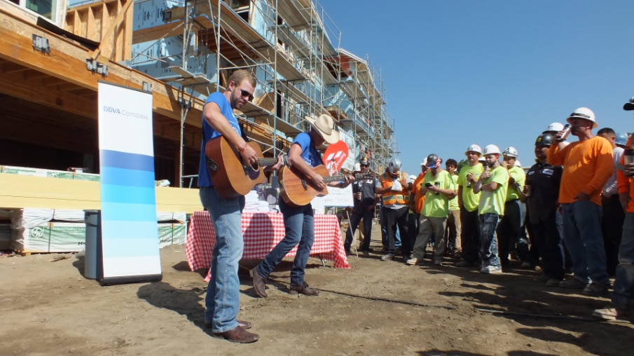 Tyler Dial performing in LA in front of construction workers. Tyler Dial performing in LA in front of construction workers.