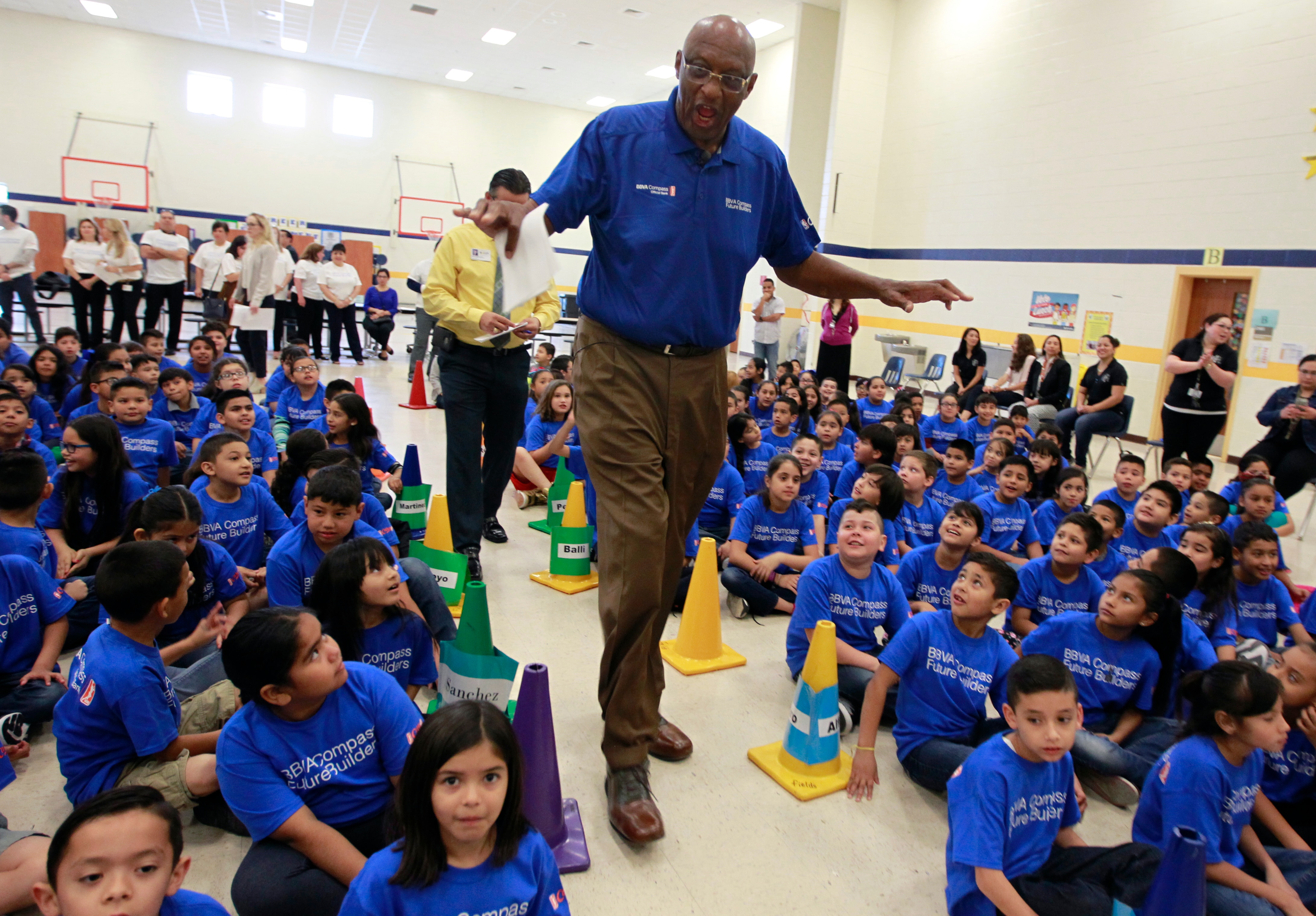 McALLEN, TX - APRIL 6: NBA legend Bob Lanier towers over students at Victor Fields Elementary School beforee the start of a BBVA Compass/WNBA Cares event in McAllen, Texas. BBVA Compass and WNBA Cares partnered to promote financial literacy to students at school, providing technology equipment and learning programs for social responsibility through financial literacy.
(NOTE TO USER: User expressly acknowledges and agrees that, by downloading and/or using this Photograph, user is consenting to the terms and conditions of the Getty Images License Agreement. Mandatory Copyright Notice: Copyright 2017 NBAE (Photo by Nathan Lambrecht/NBAE via Getty Images)