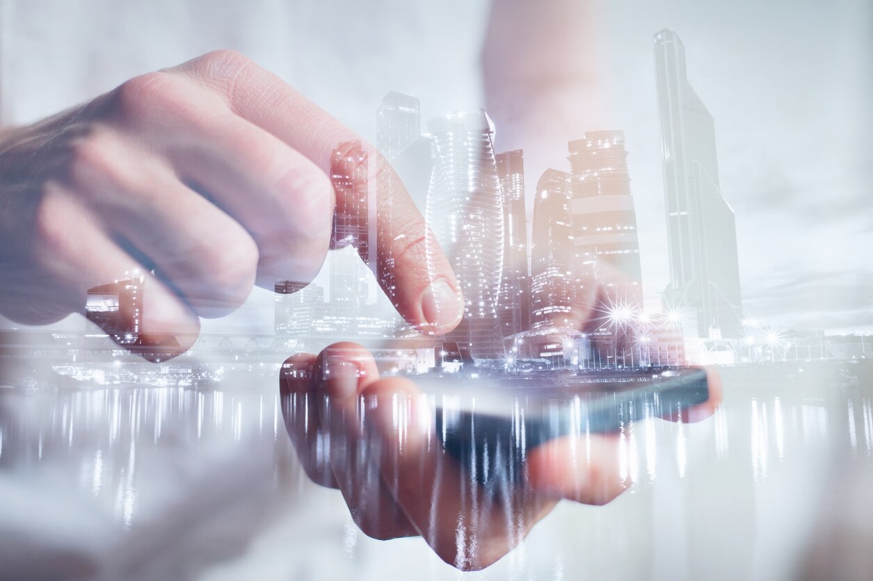 RESOURCE recurso fintech tech technology finance smartphone hands with mobile, double exposure