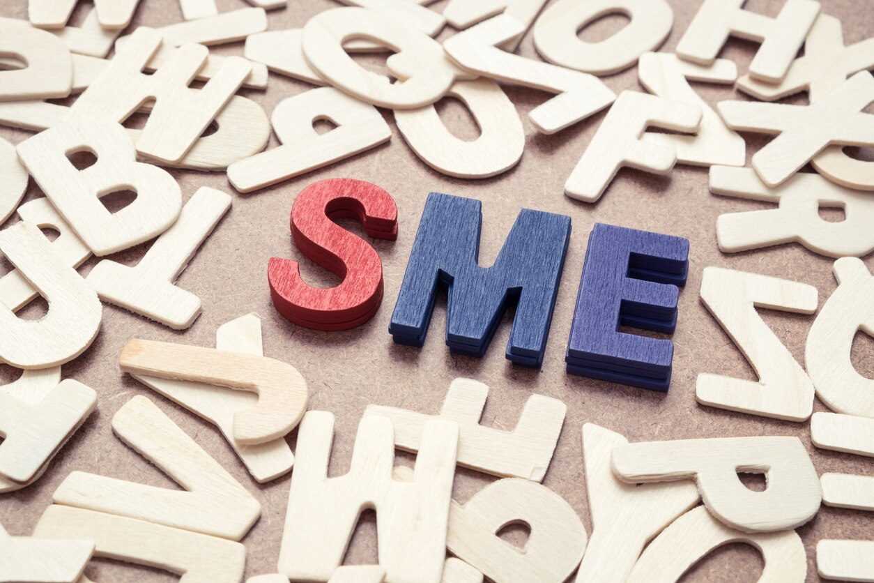 RESOURCE recurso SME - Small and Medium Exterprise wording concept startup