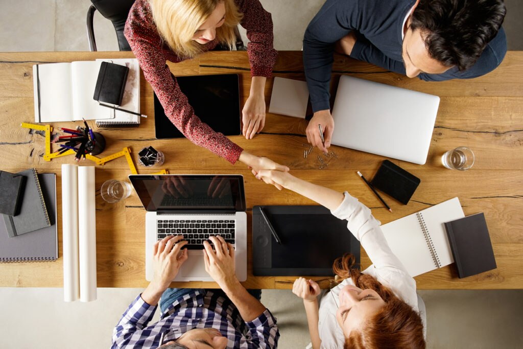 RESOURCE recurso tech computer agile agreement Business handshake