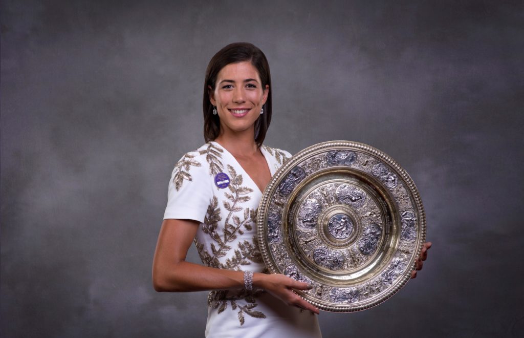 Garbiñe Muguruza with Wimbledon trophy