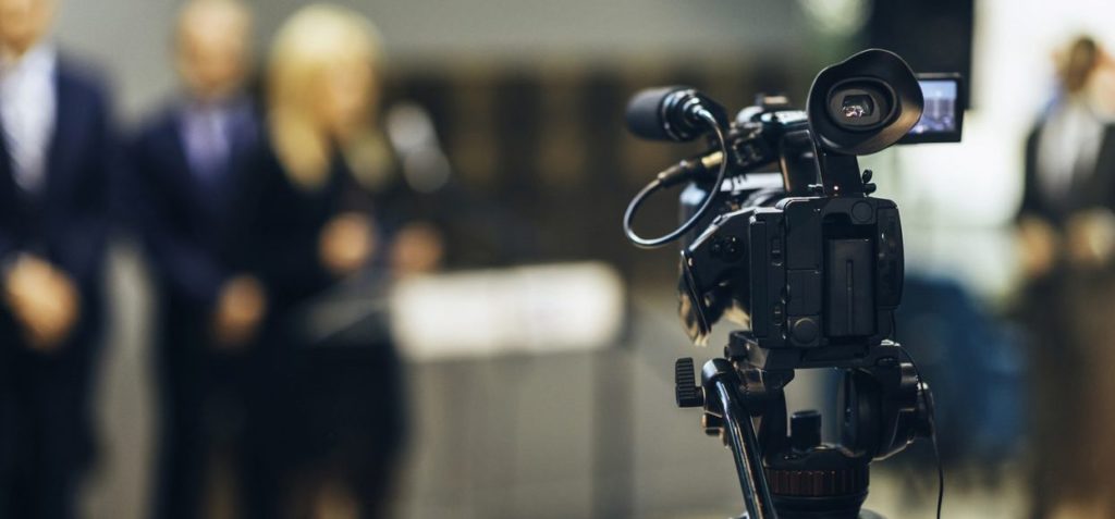 crowdfunding-oscars-cinema-industry-film-investment-benefict-camera-bbva crowdfunding-oscars-cinema-industry-film-investment-benefict-camera-bbva