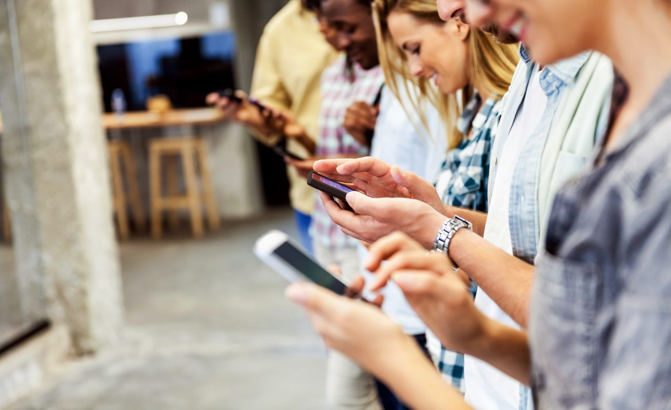mobile-smartphones-clients-apps-users-tecnology-resource-BBVA