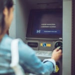 six-challenges-banking-2020-transformation-woman-atm-resource-bbva