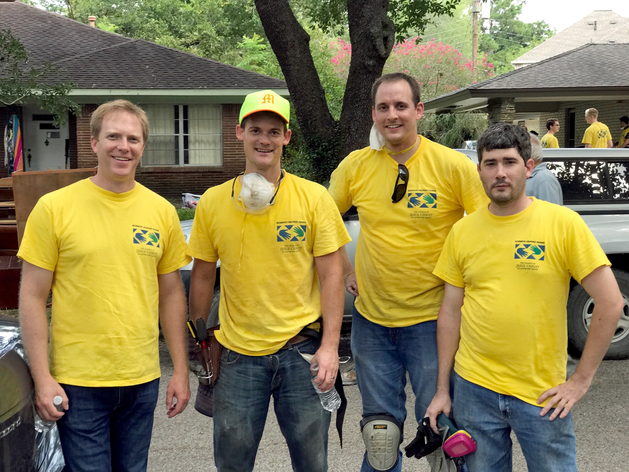 Post-Harvey, BBVA Compass Tax Consultant Matt Theurer (left) and church volunteers help assist Meyerland homeowners with recovery efforts. bbva-compass-theurer-volunteers-post-harvey
