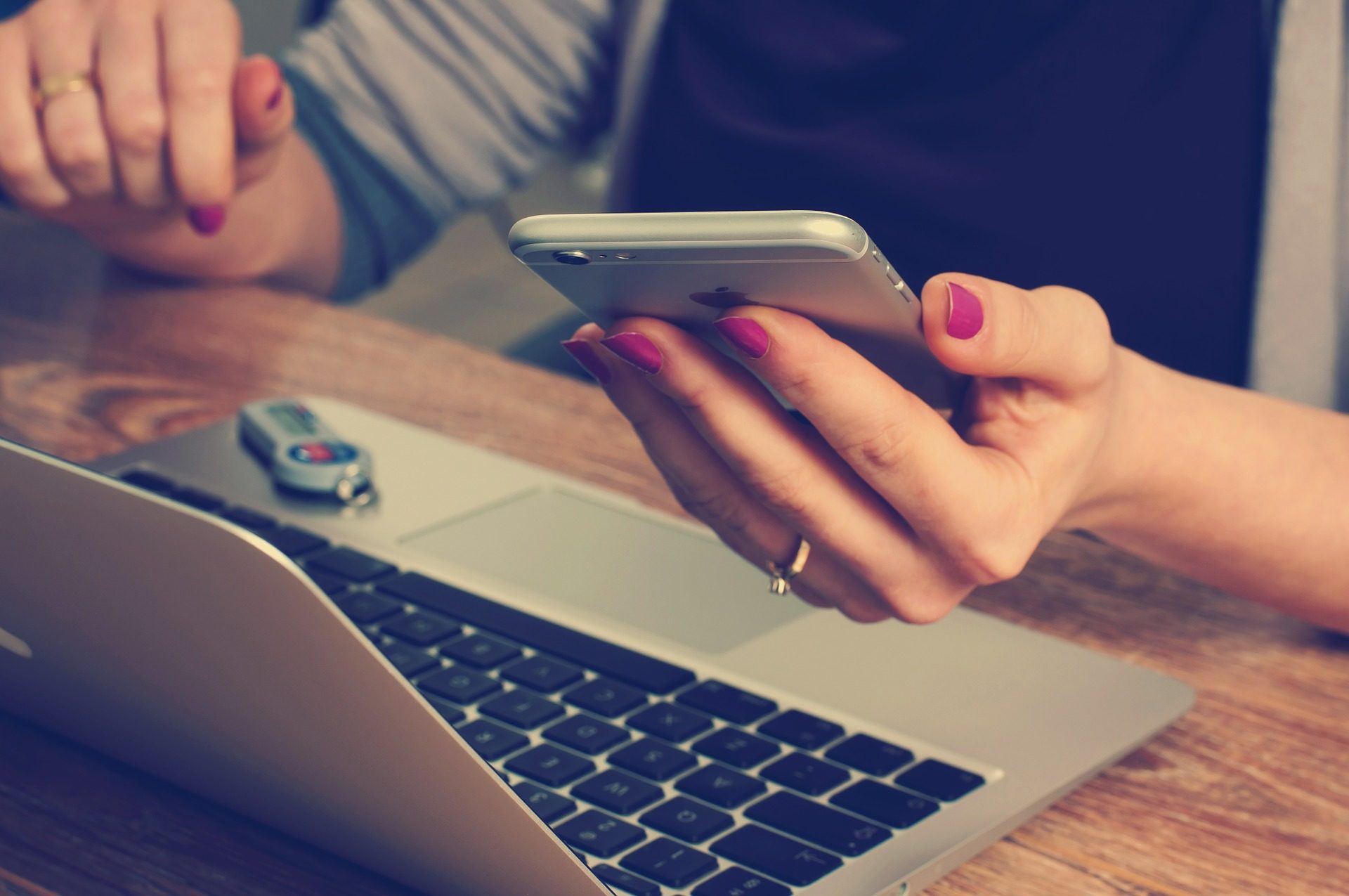 An image of online and mobile banking